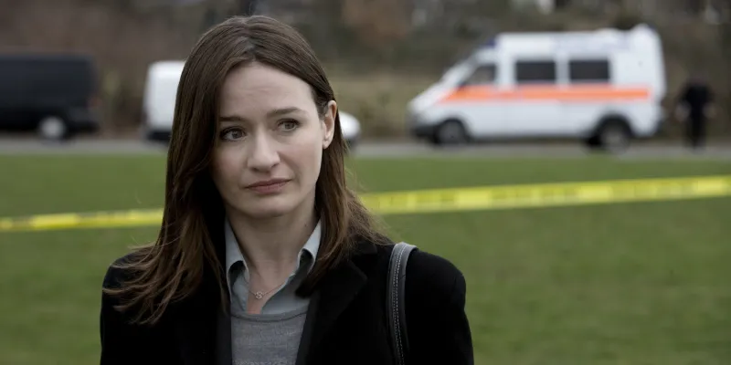 Emily Mortimer è la poliziotta del film