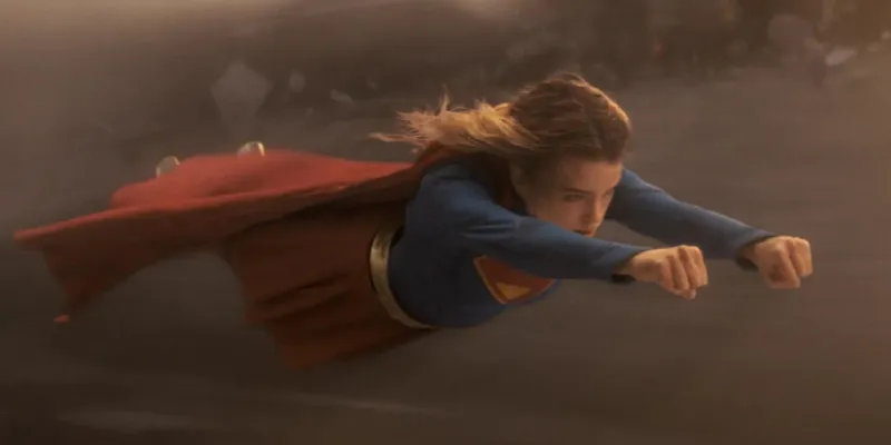 Supergirl, la protagonista volando