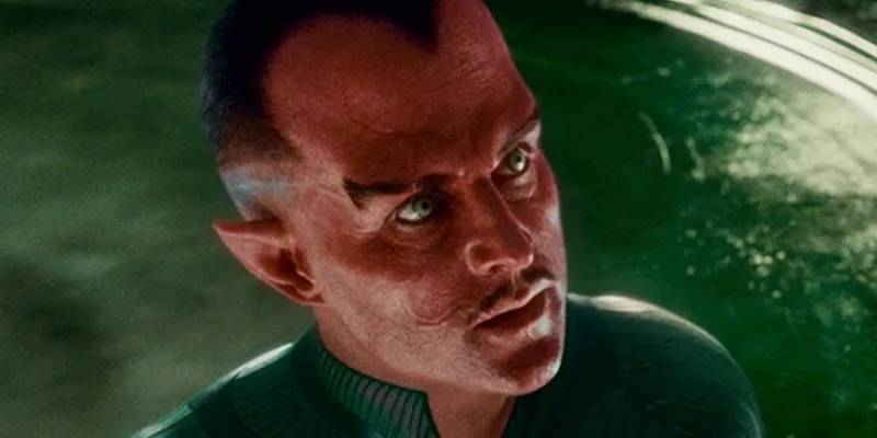 Ryan Reynolds haciendo de Sinestro